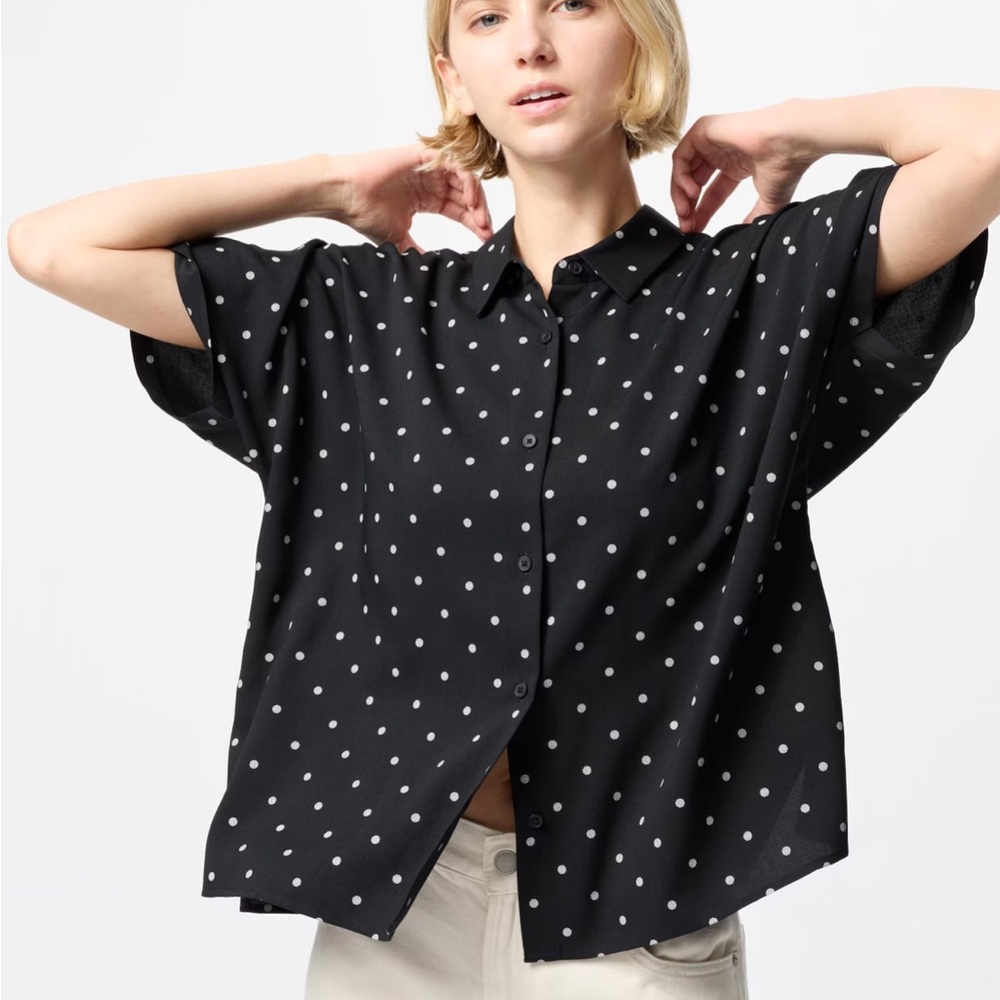 UNIQLO Short sleevee blouse